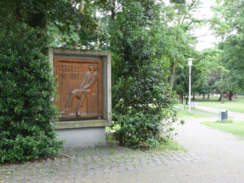 An der Ecke Südstraße / Südring in Hamm kommt das Denkmal in parkartigem Umfeld zur Wirkung. Foto: LWL