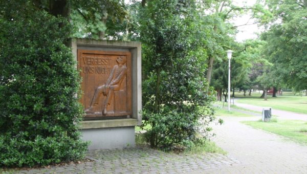 An der Ecke Südstraße / Südring in Hamm kommt das Denkmal in parkartigem Umfeld zur Wirkung. Foto: LWL