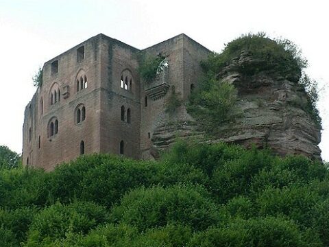 Burg Frankenstein (Pfalz), Bild: Emil / wikipedia.org