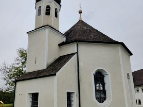 St. Nikolaus-Kapelle in Geretsried * Foto: Deutsche Stiftung Denkmalschutz/Schabe