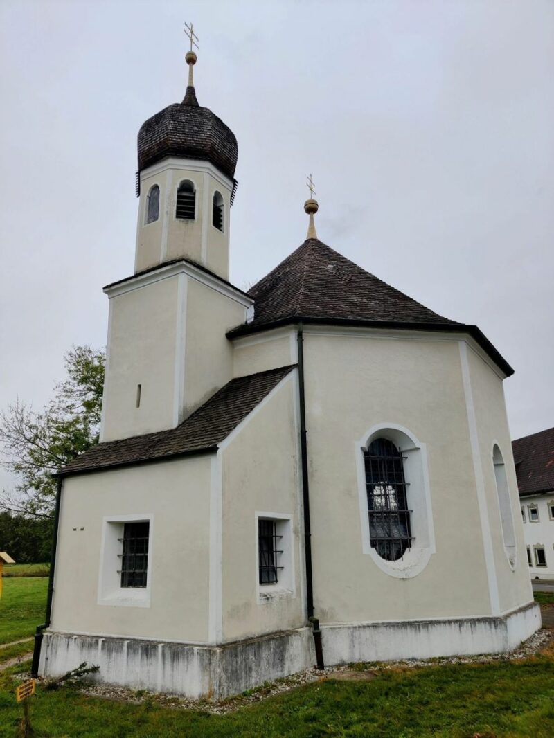 St. Nikolaus-Kapelle in Geretsried * Foto: Deutsche Stiftung Denkmalschutz/Schabe