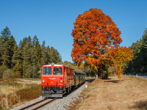Waldviertelbahn im Herbst - ©NB/Heussler
