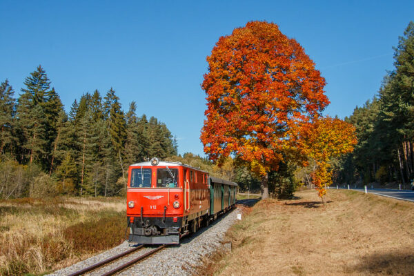 Waldviertelbahn im Herbst - ©NB/Heussler